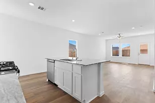 237 Amy St, Angleton, TX 77515 - Photo 11