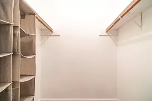 10202 Forum Park Dr, Houston, TX 77036 - Photo 15