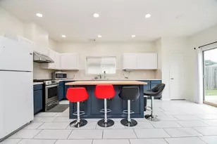 9641 Weldridge Dr, Sugar Land, TX 77498 - Photo 13