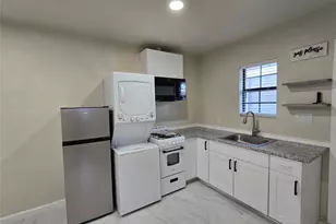 8703 Berndale St, Houston, TX 77029 - Photo 3