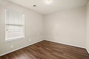 5247 Panay Park Dr, Houston, TX 77048 - Photo 13