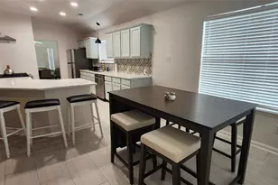 17238 Maple Hollow Dr, Sugar Land, TX 77498 - Photo 9