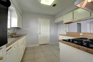 11830 Mulholland Dr, Meadows Place, TX 77477 - Photo 11