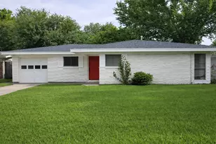 2118 17th Ave, Texas City, TX 77590 - Photo 1