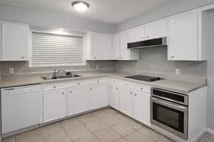 2118 17th Ave, Texas City, TX 77590 - Photo 3