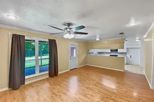 516 Dwyer St, Angleton, TX 77515 - Photo 5