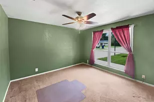 516 Dwyer St, Angleton, TX 77515 - Photo 9