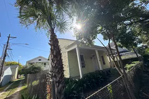 1220 34th St, Galveston, TX 77550 - Photo 1