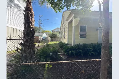 1220 34th Street, Galveston, TX 77550 - Photo 3