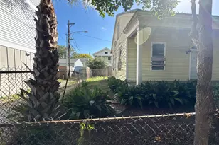 1220 34th St, Galveston, TX 77550 - Photo 3