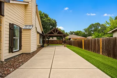 312 Springwood Drive, Conroe, TX 77385 - Photo 3