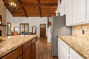 312 Springwood Dr, Conroe, TX 77385 - Photo 17