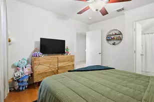 1250 W 18th St, Houston, TX 77008 - Photo 7