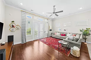 5809 E Post Oak Ln, Houston, TX 77055 - Photo 9