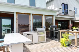 29 Cmdr. Runco Ln, Taylor Lake Village, TX 77586 - Photo 35