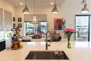 29 Cmdr. Runco Ln, Taylor Lake Village, TX 77586 - Photo 11