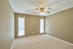 80 Rolling Hills Dr, Conroe, TX 77304 - Photo 33