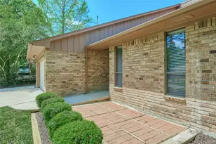80 Rolling Hills Dr, Conroe, TX 77304 - Photo 5