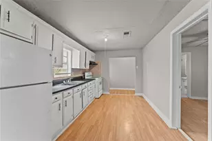 25 2nd Ave N, Texas City, TX 77590 - Photo 7