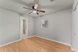 25 2nd Ave N, Texas City, TX 77590 - Photo 9