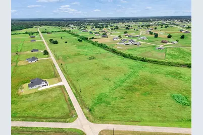 426 Chuckwagon Trail, Angleton, TX 77515 - Photo 5