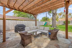 6546 Lindyann Ln, Houston, TX 77008 - Photo 29