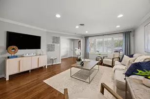 6546 Lindyann Ln, Houston, TX 77008 - Photo 9