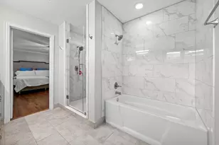 6546 Lindyann Ln, Houston, TX 77008 - Photo 23