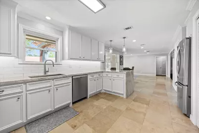 6546 Lindyann Lane, Houston, TX 77008 - Photo 11