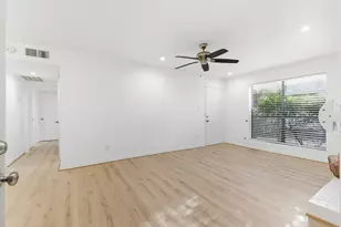 2120 Wilcrest Dr, Houston, TX 77042 - Photo 3