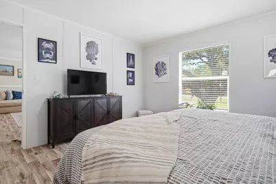 867 Rowe Street, Rockport, TX 78382 - Photo 17