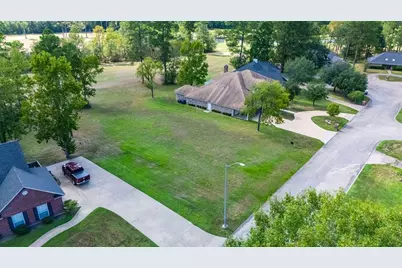 916 Dogwood Ridge Drive, Diboll, TX 75941 - Photo 3
