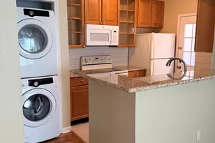 7575 Cambridge St, Houston, TX 77054 - Photo 9