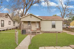 7427 Texarkana St, Houston, TX 77020 - Photo 1