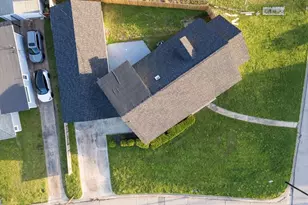 1402 Bayou Shore Dr, Galveston, TX 77551 - Photo 7