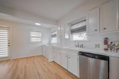1614 Ridgewood Street, Houston, TX 77006 - Photo 11