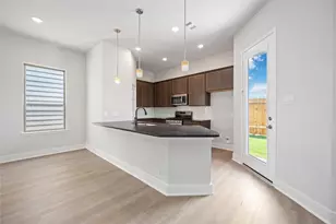 13218 Opera Dr, Houston, TX 77047 - Photo 7