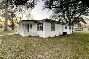 104 Co Rd 2401, Hull, TX 77564 - Photo 37
