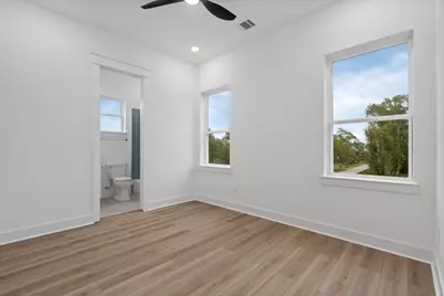 717 Janisch Road #I, Houston, TX 77018 - Photo 5