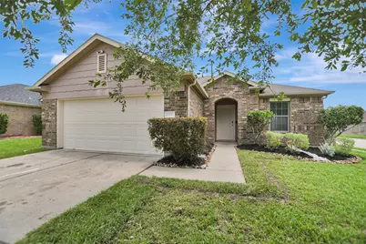 114 Mustang Stampede Drive, La Marque, TX 77568 - Photo 1