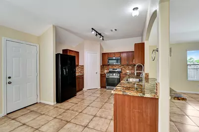 114 Mustang Stampede Drive, La Marque, TX 77568 - Photo 17
