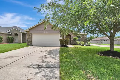 114 Mustang Stampede Drive, La Marque, TX 77568 - Photo 3
