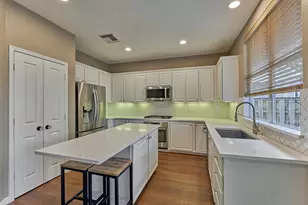 93 N Apple Springs Circle Circle, The Woodlands, TX 77382 - Photo 11