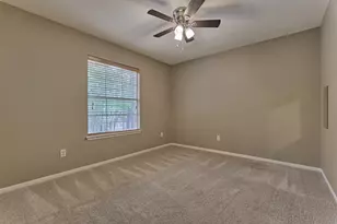 93 N Apple Springs Circle Circle, The Woodlands, TX 77382 - Photo 15
