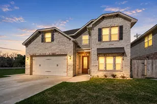 912 Roberts St, East Bernard, TX 77435 - Photo 1