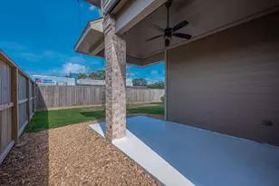 912 Roberts St, East Bernard, TX 77435 - Photo 31