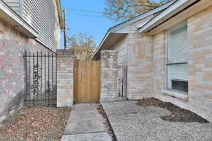 12443 S Rachlin Cir, Houston, TX 77071 - Photo 3