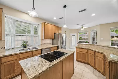 30 N Dragonwood Place, The Woodlands, TX 77381 - Photo 7