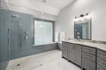 30 N Dragonwood Place, The Woodlands, TX 77381 - Photo 19