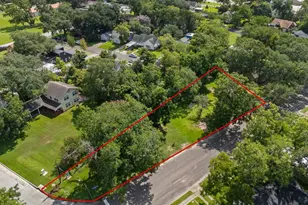 214 W Hunnicutt St, Baytown, TX 77520 - Photo 1